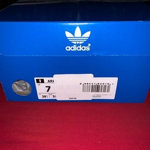 Adidas Arkyn Size 7